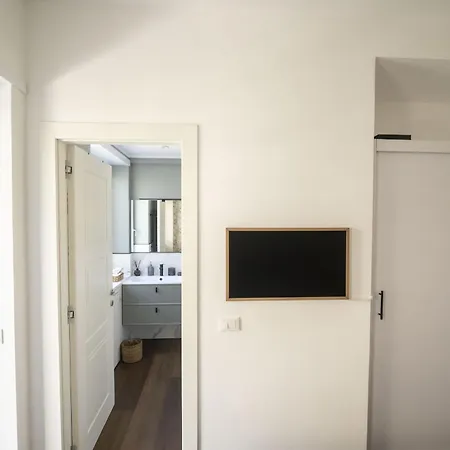 Terrace & Soul In Peaceful Area Apartment Rom