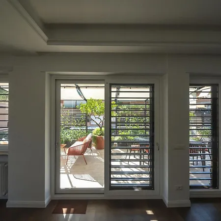 Terrace & Soul In Peaceful Area Rom